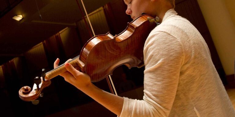 Girl playing violin