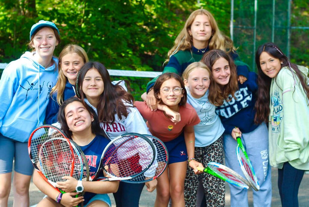 Group of tennis girls