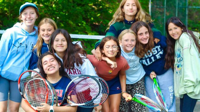 Group of tennis girls